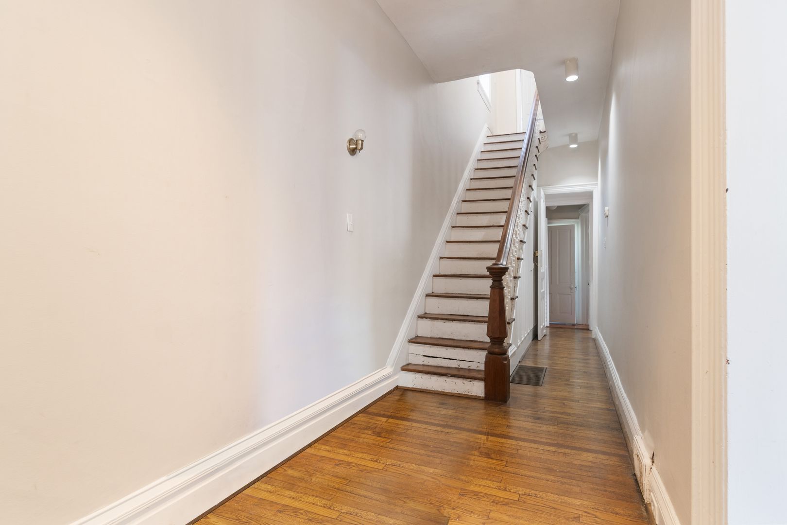5735 Walnut St unit House – photo 3