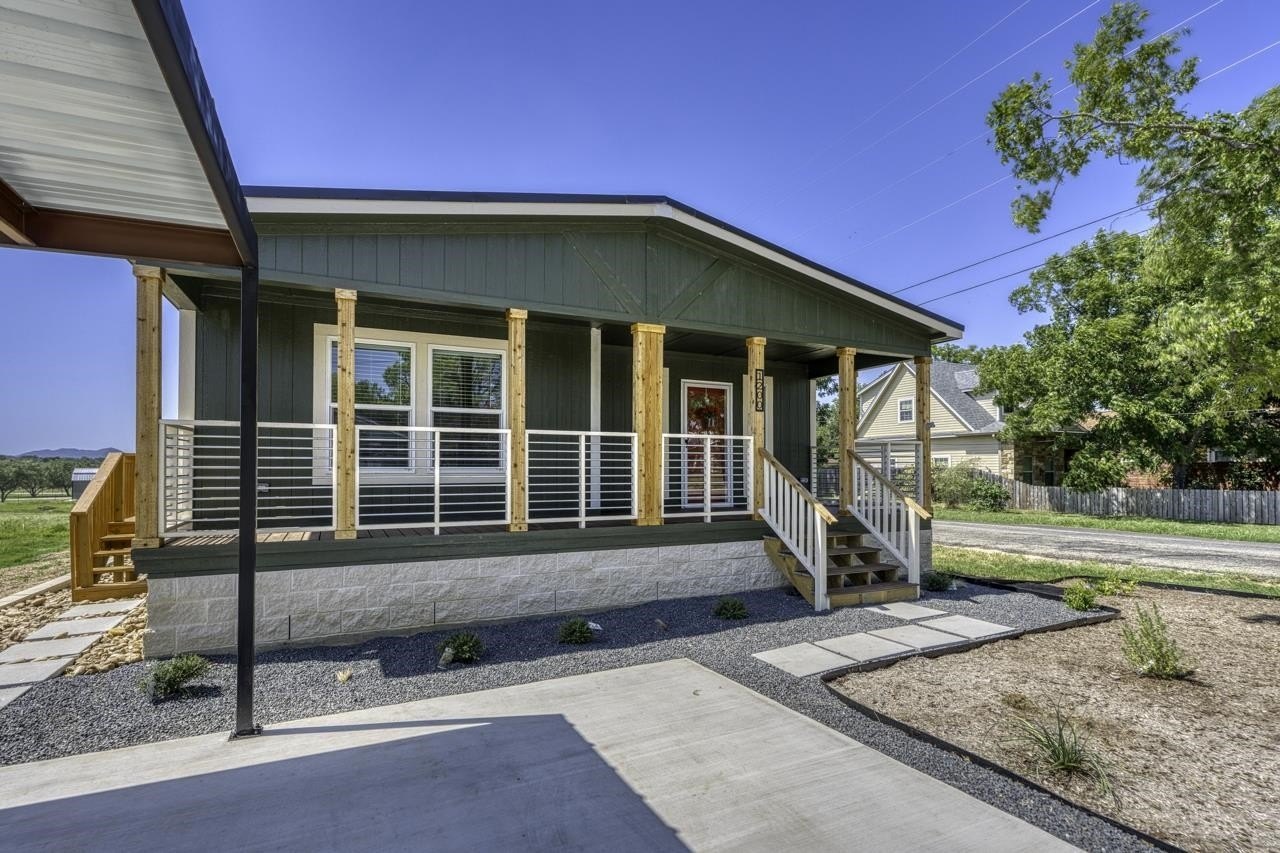 1200 E Green St – photo 2