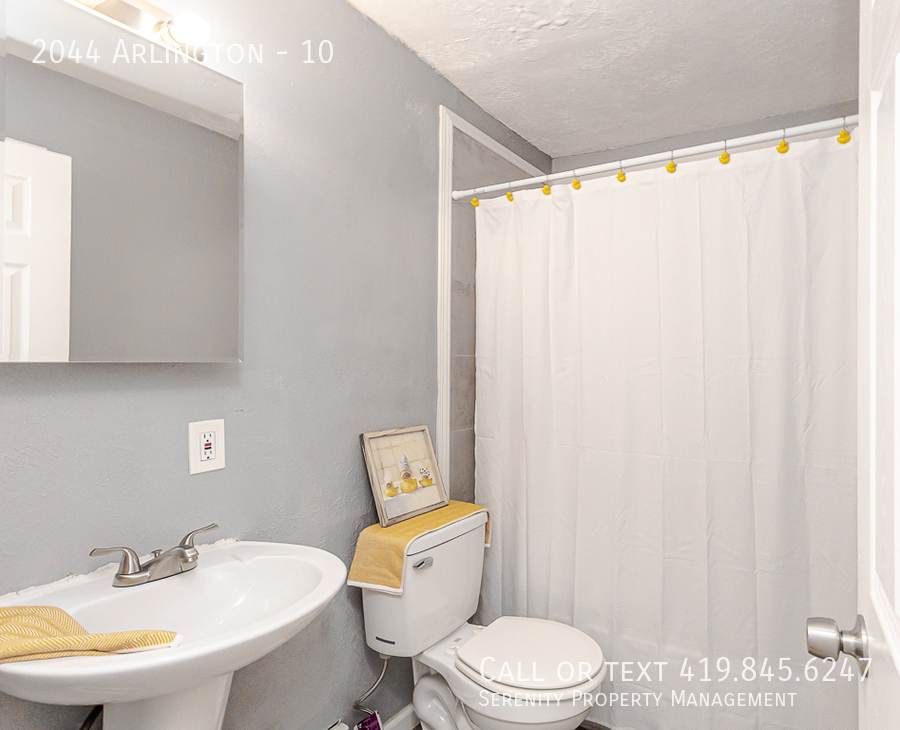 2044 Arlington Ave – photo 1