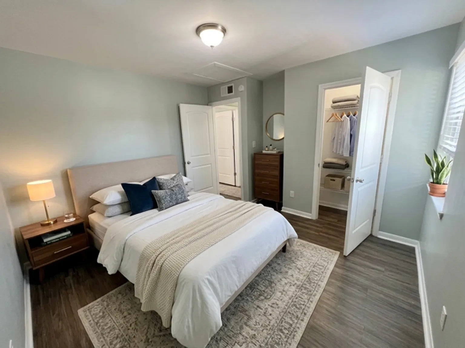 Avondale III Apartments – photo 1