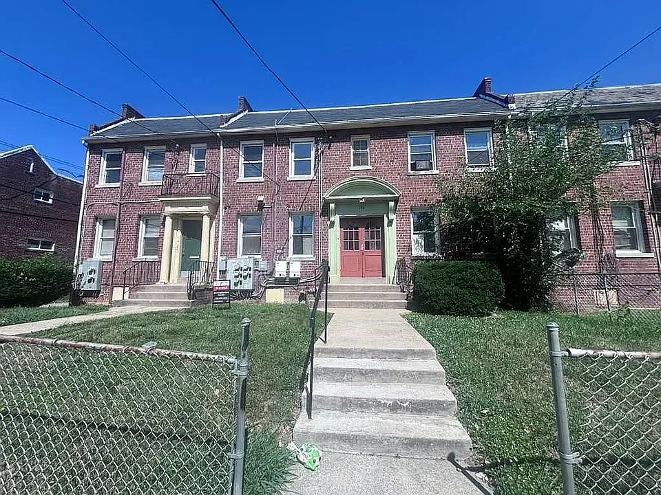 150 36th St – photo 4
