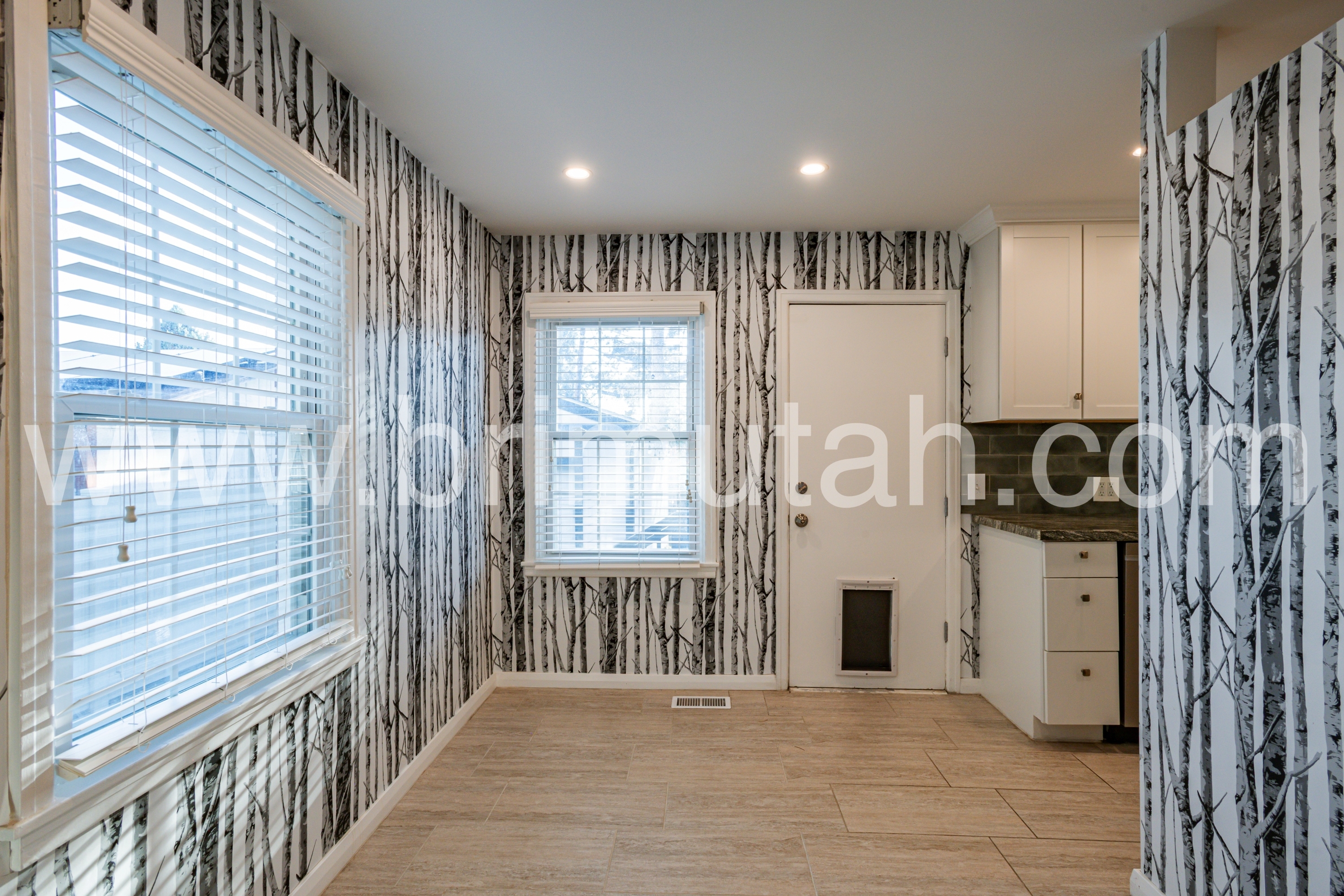 1982 Berkeley St – photo 4