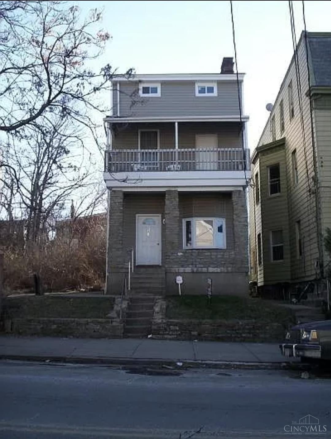 241 E University Ave – photo 2