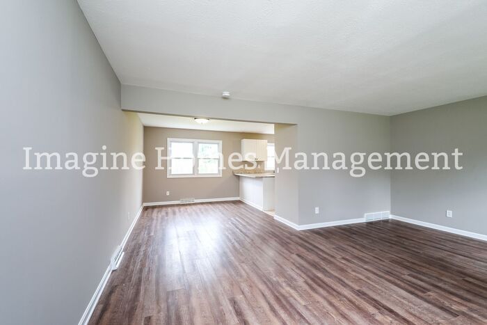 2351 Columbia Rd – photo 4