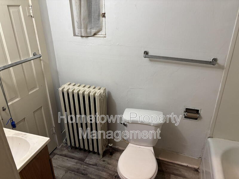 319 E Sunbury St unit 1A – photo 5