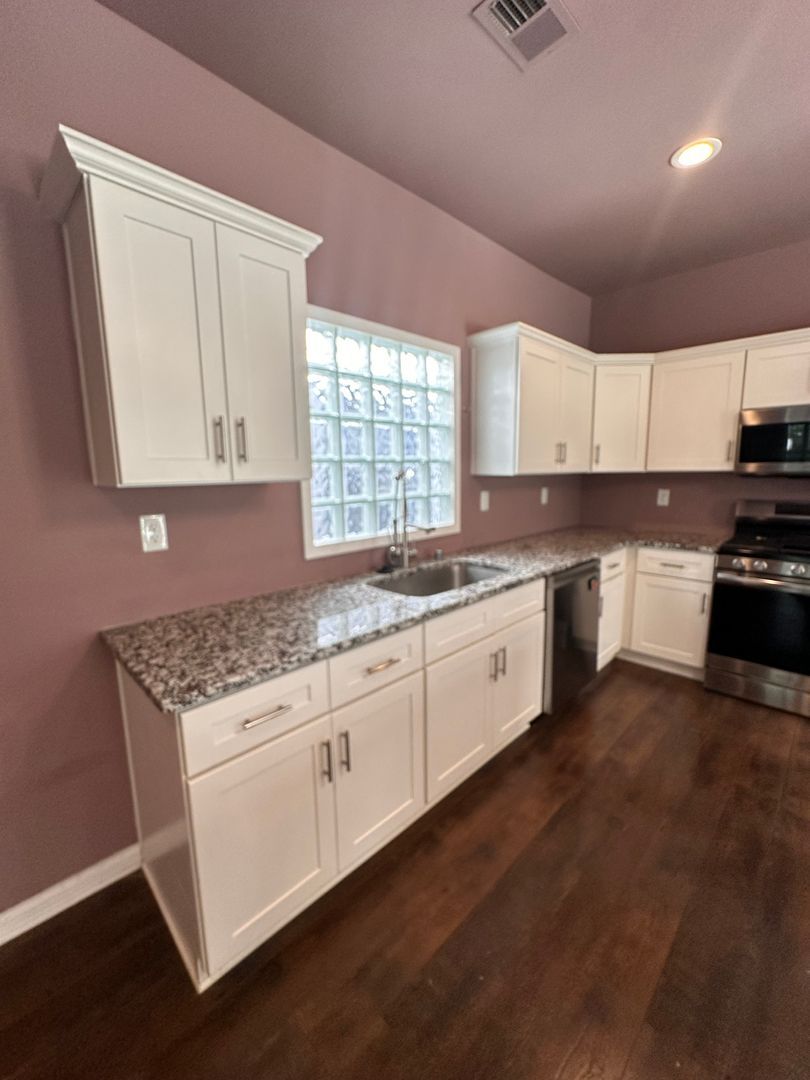 829 E Chestnut St – photo 5