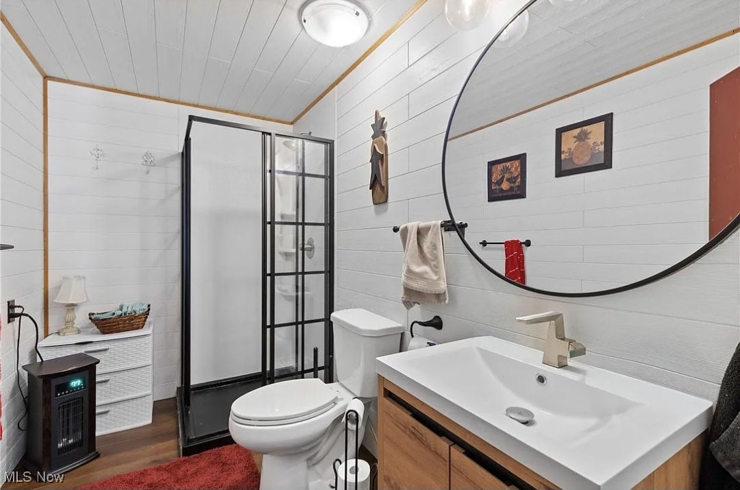 121 1st St unit River Point Lodging Studio #1 – photo 3