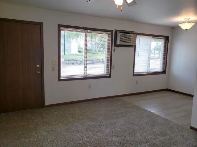 687 Wood Violet Ln – photo 1