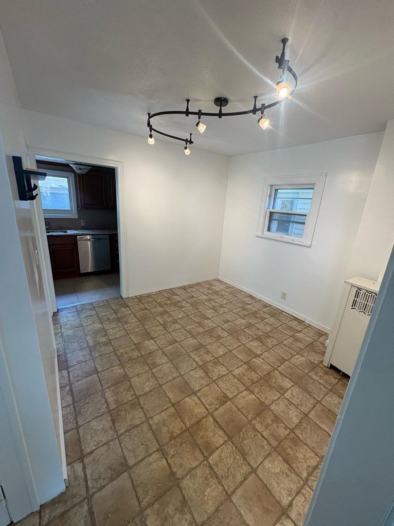 2561 S Taylor Rd – photo 5