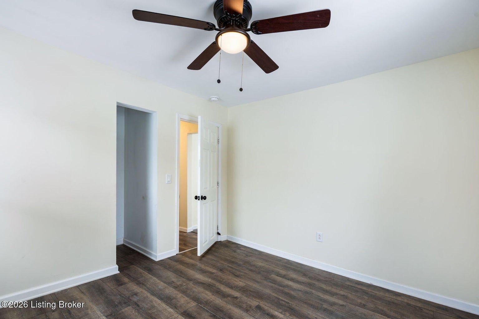 2642 Rowan St – photo 4