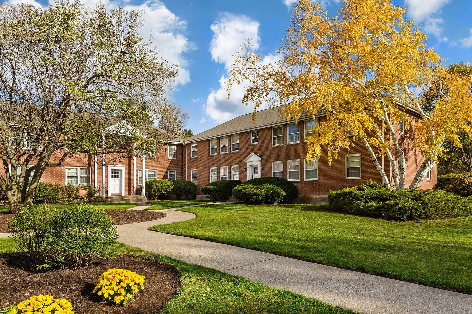 Sedgwick & Woodrow Apartments – photo 3