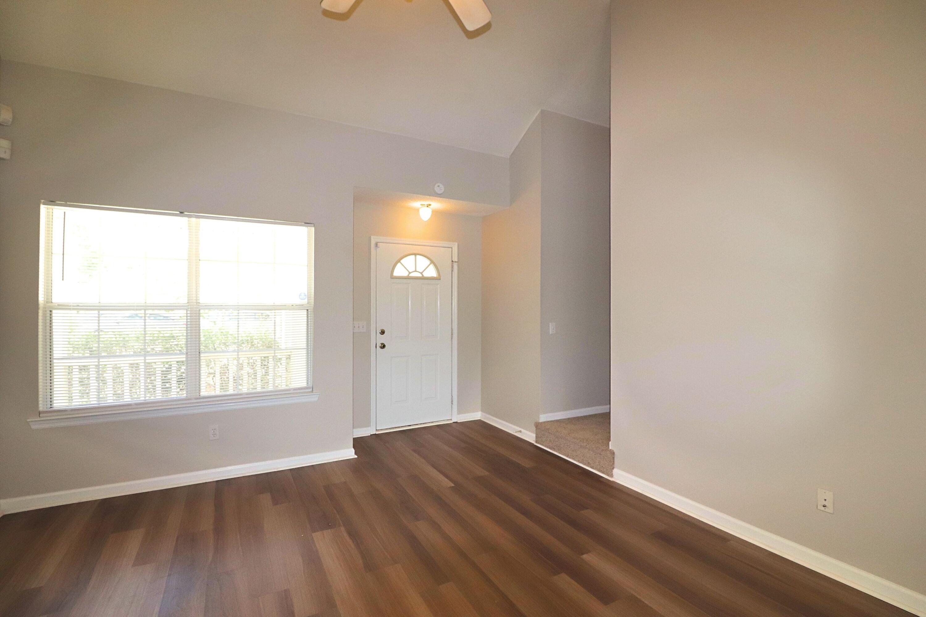 294 Hastings Dr – photo 2