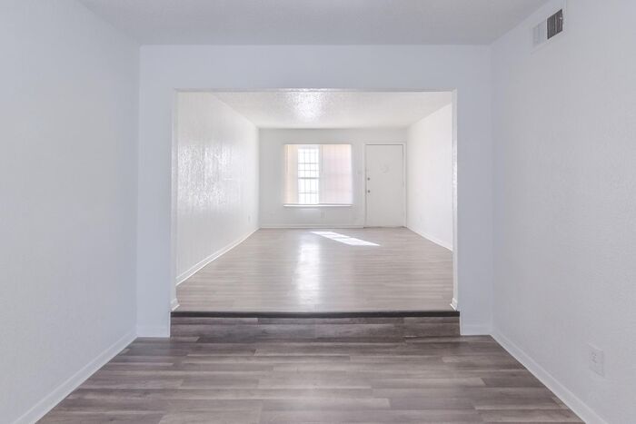3501 Keltner Ave unit 102 – photo 1