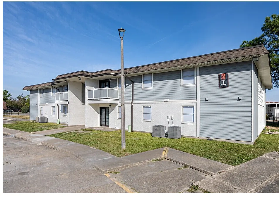 Tiger Den Apartments – photo 3