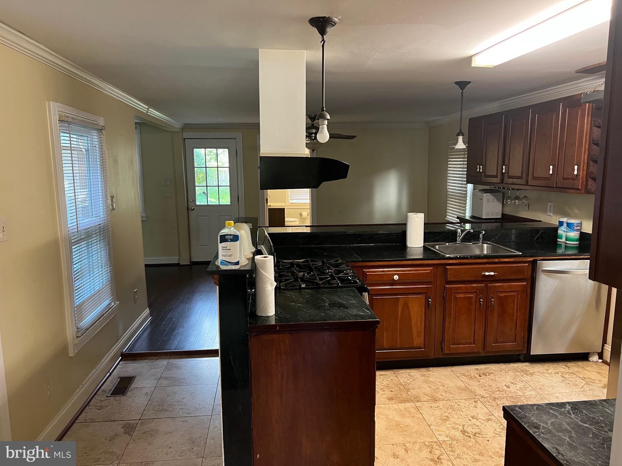 206 N Mill St – photo 5