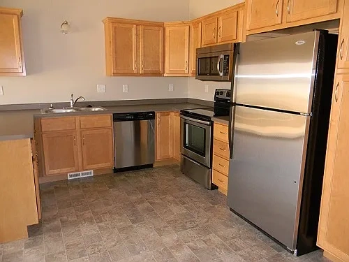 Bishops Blvd Townhomes – photo 4