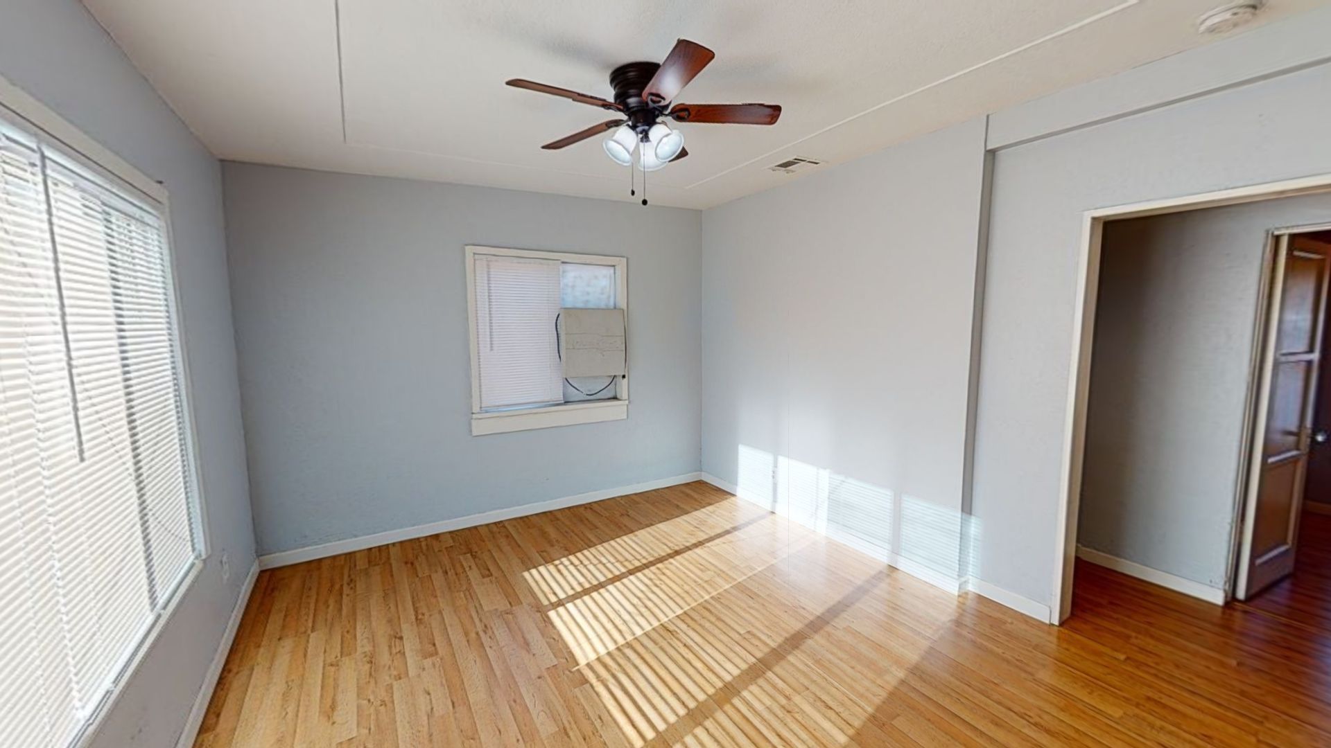 4189 N Mountain Dr – photo 2