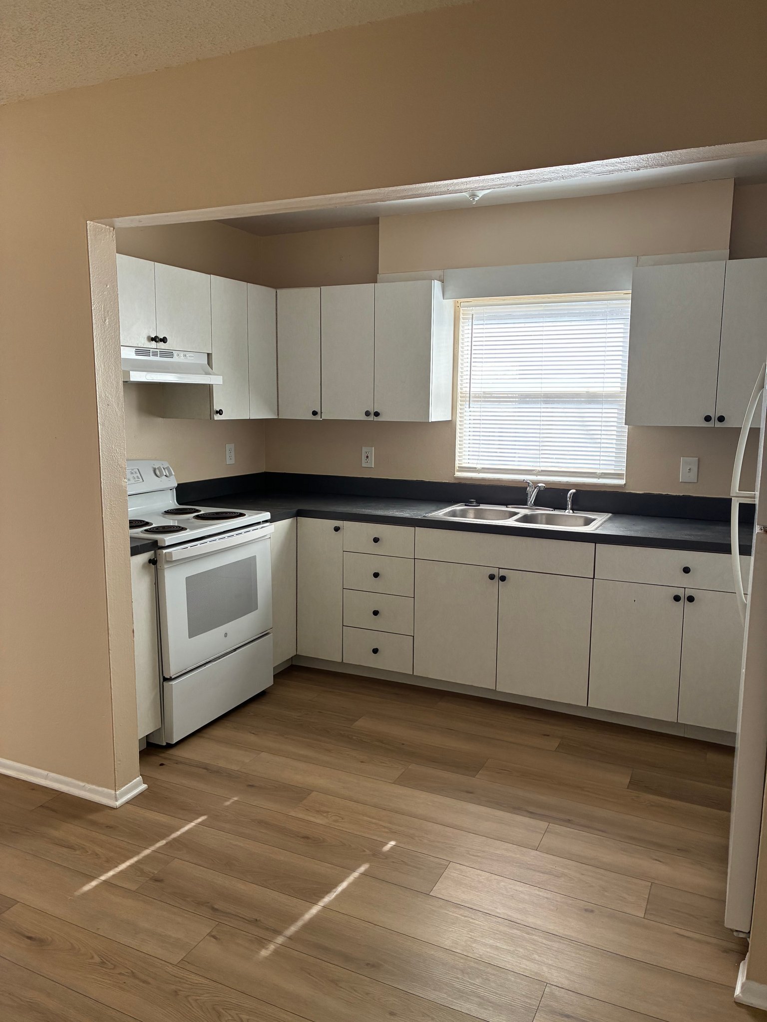 708 65th Ave E – photo 3