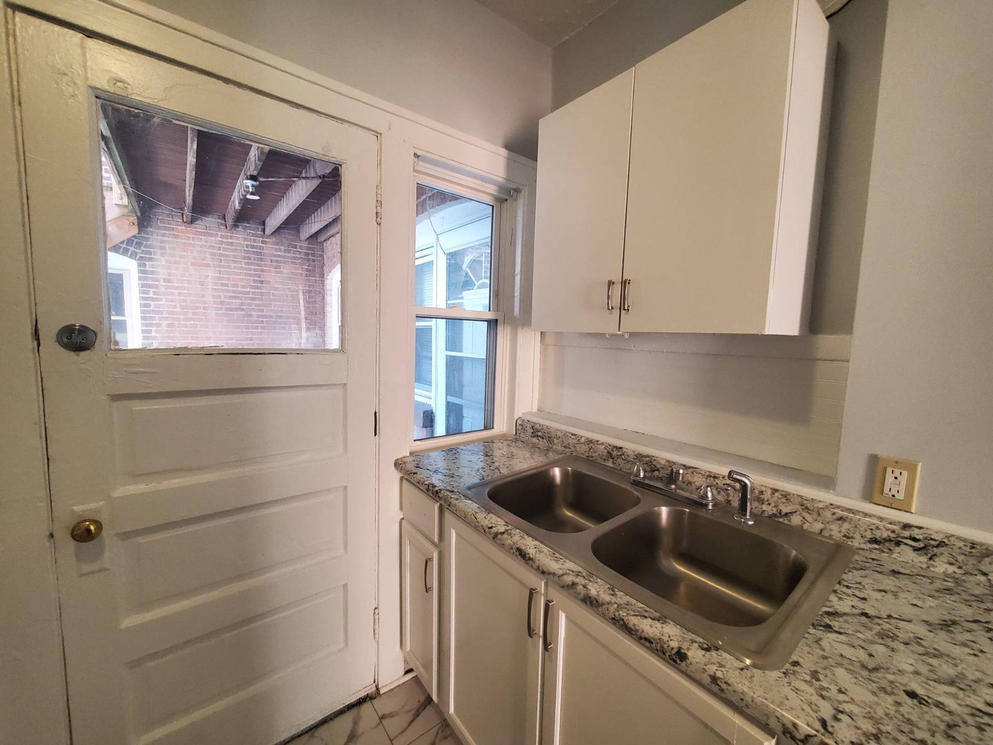 9605 Lorain Ave unit 3142 W 95th St. - Unit 6 – photo 3