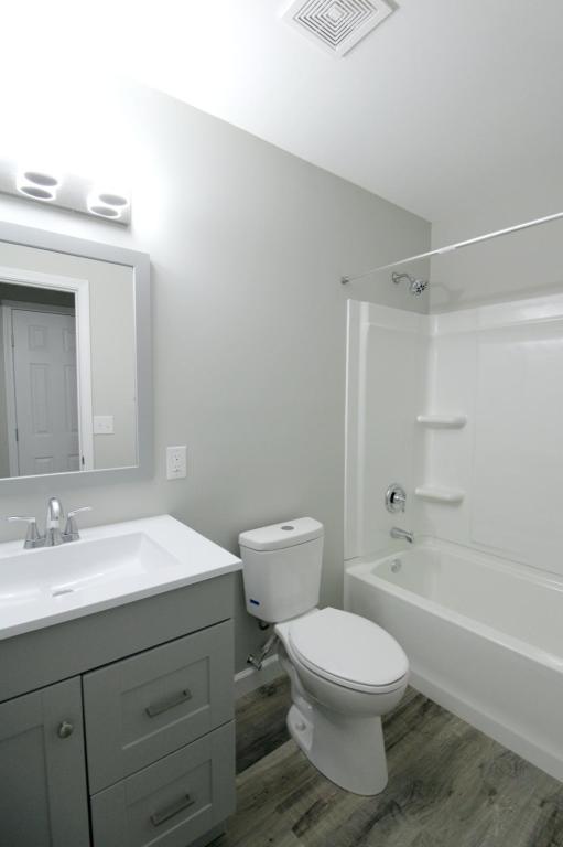 1889 Aztec Dr – photo 2