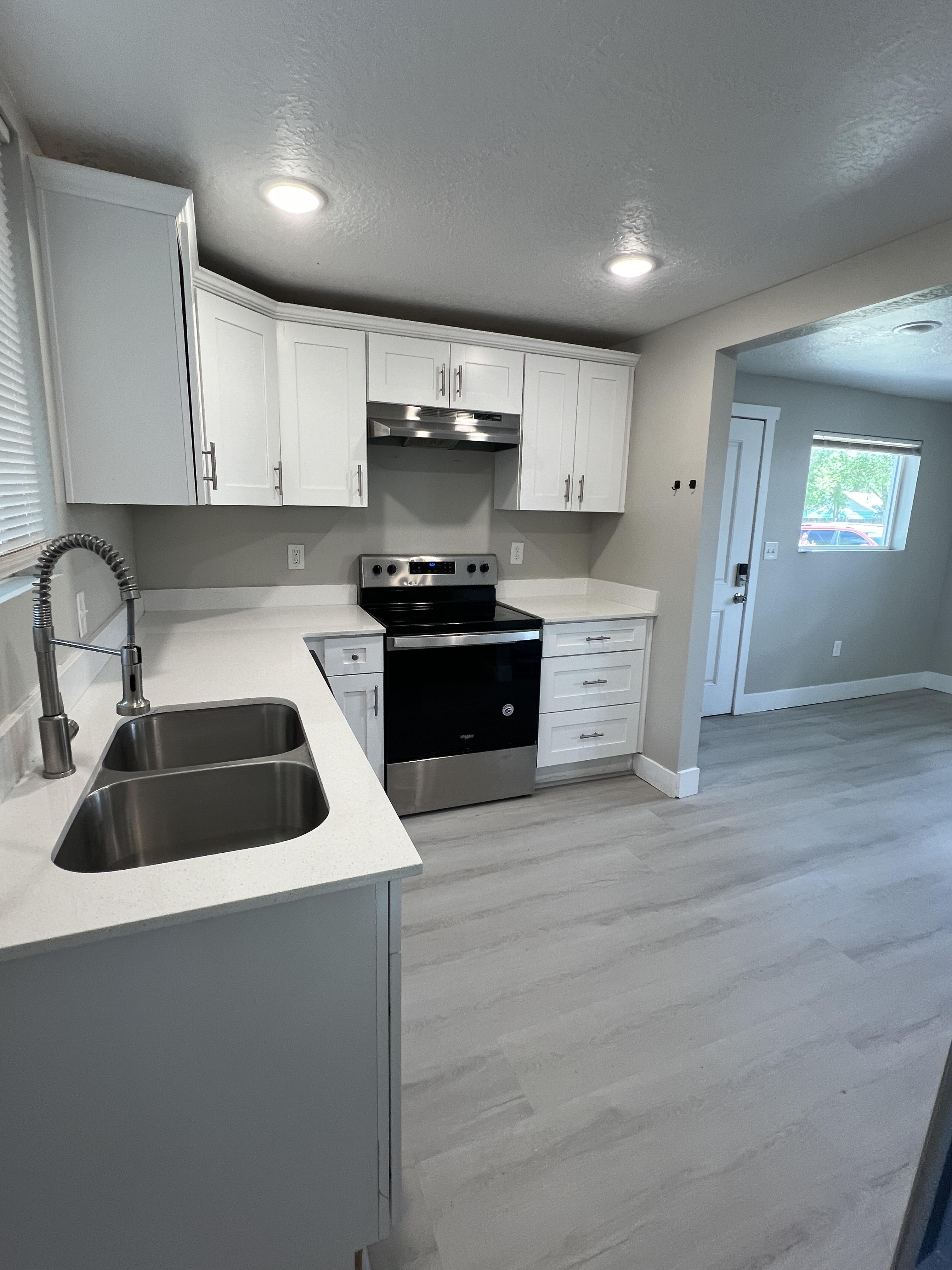 1535 S russett Ave unit 1535 – photo 3