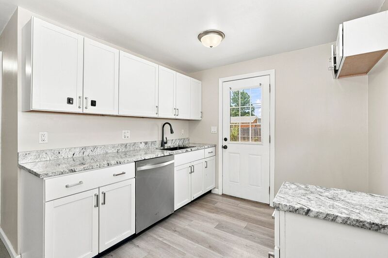 643 Westphal Ave – photo 5