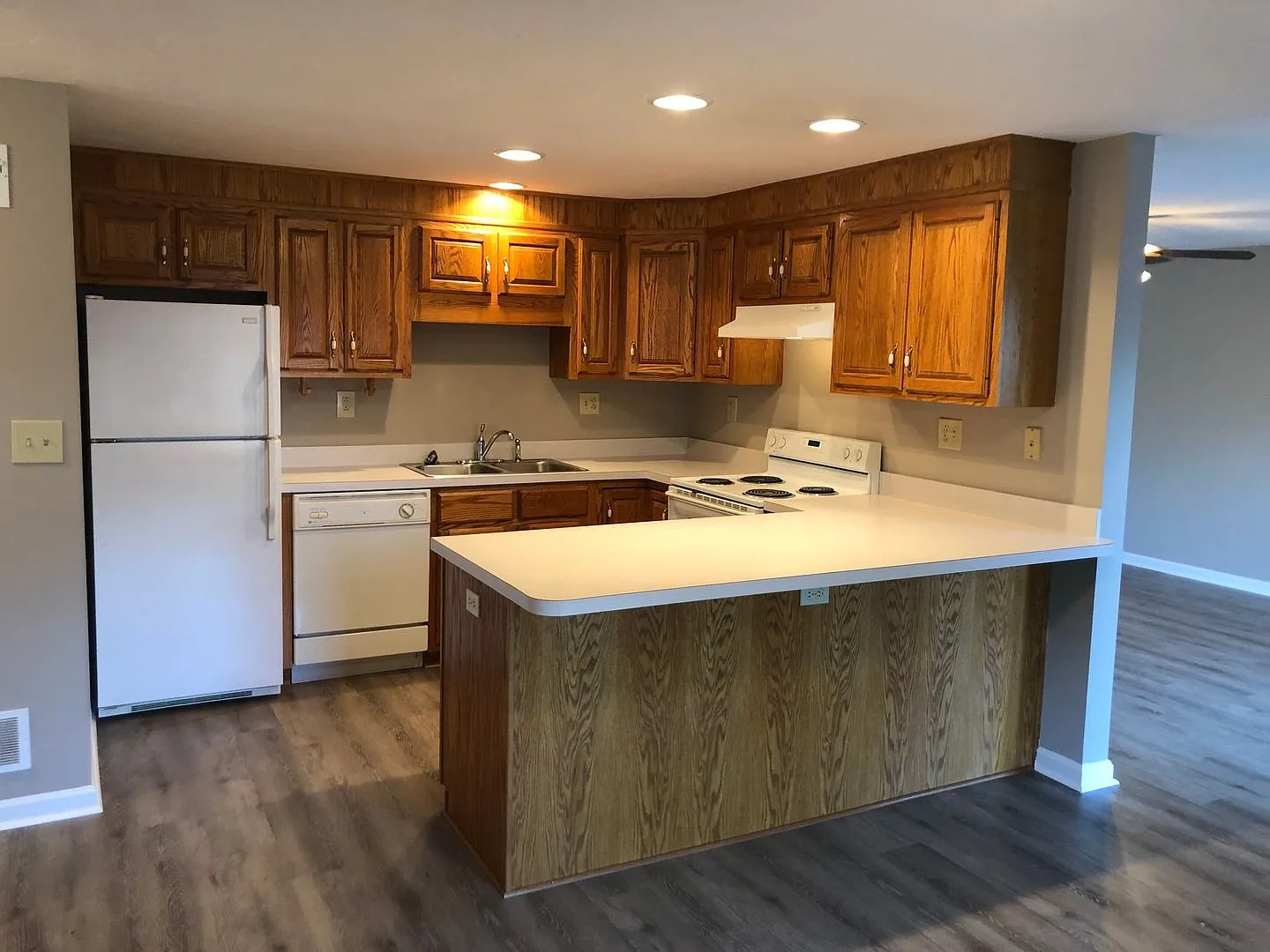 Spring Village Apartments – photo 4