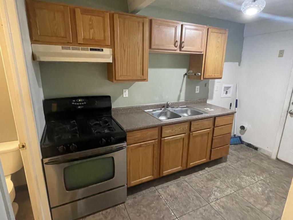 355 W Larwill St – photo 2