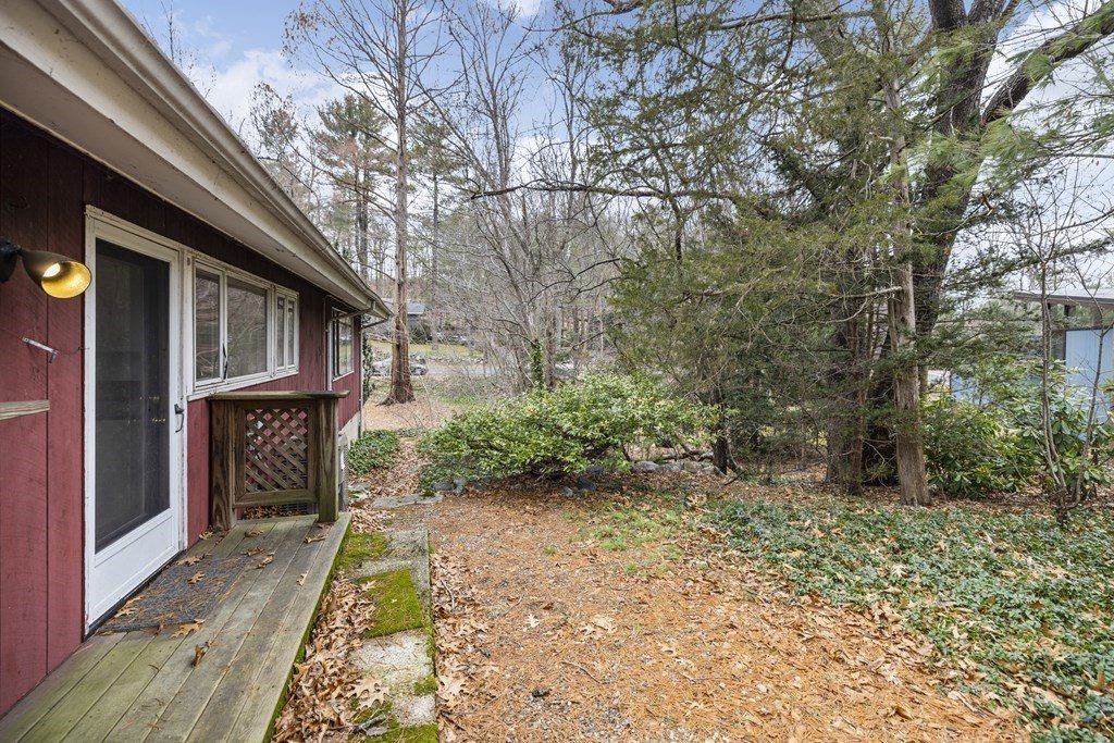 9 Peacock Farm Rd – photo 3