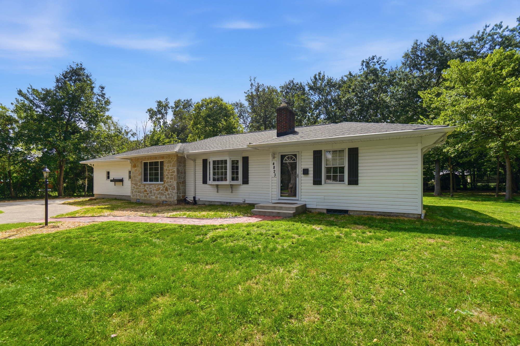 4823 Glenmina Dr – photo 4