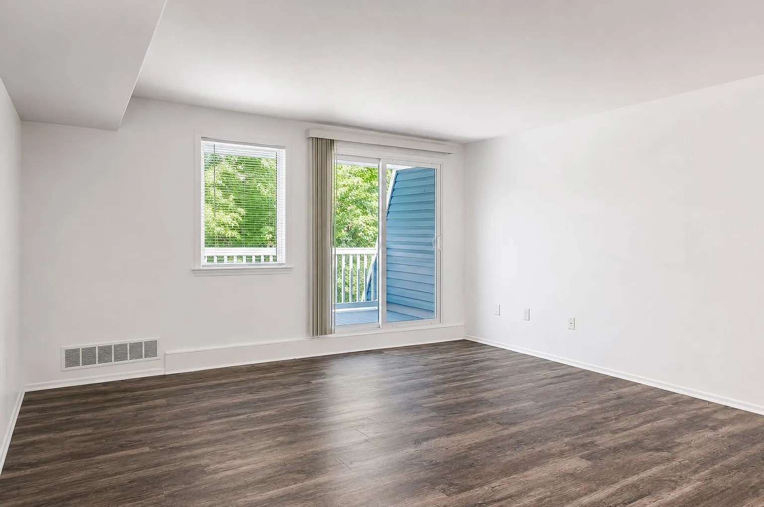 The Cascades Apartments and Townhomes – photo 2