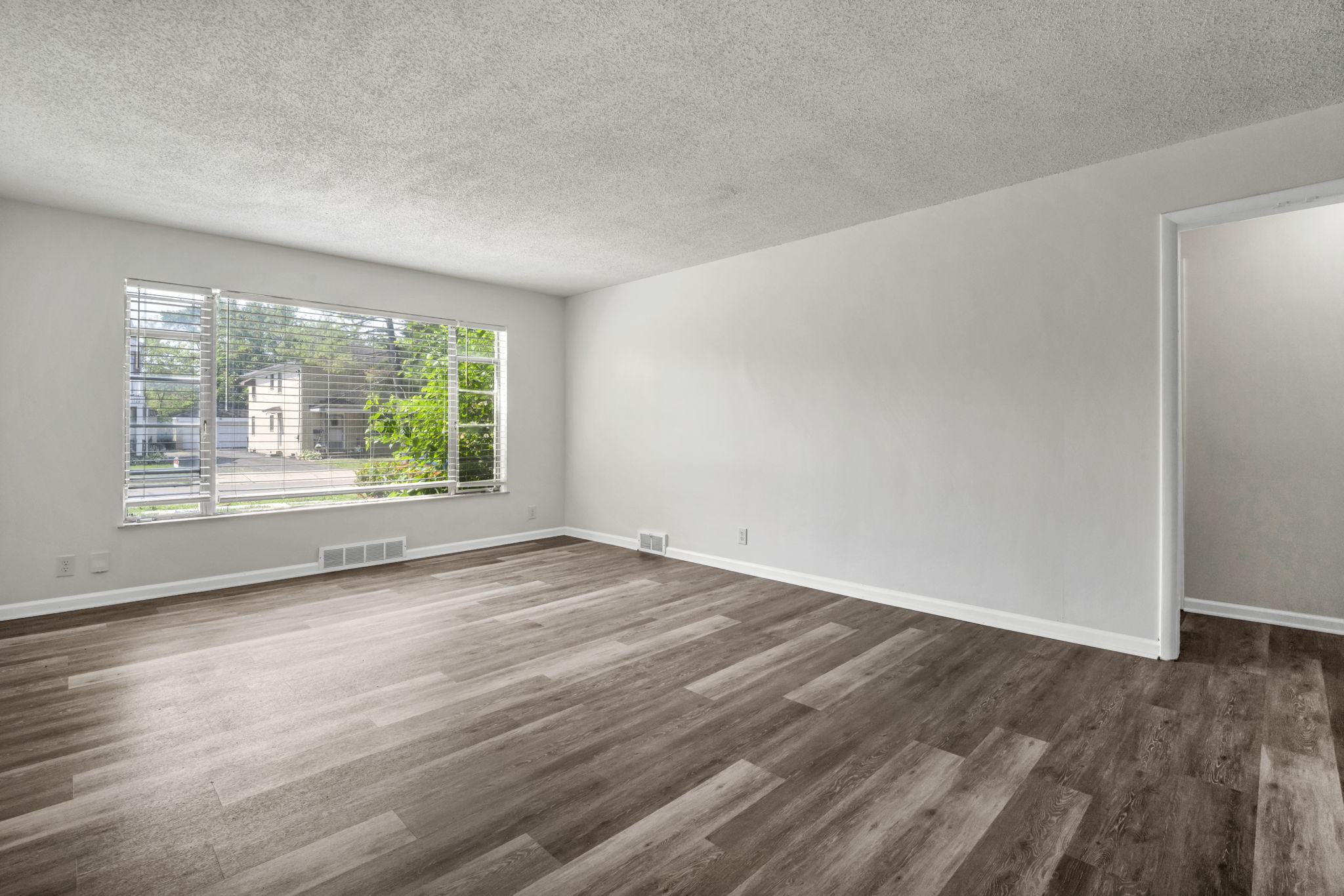 1787 Tanglewood Dr – photo 3