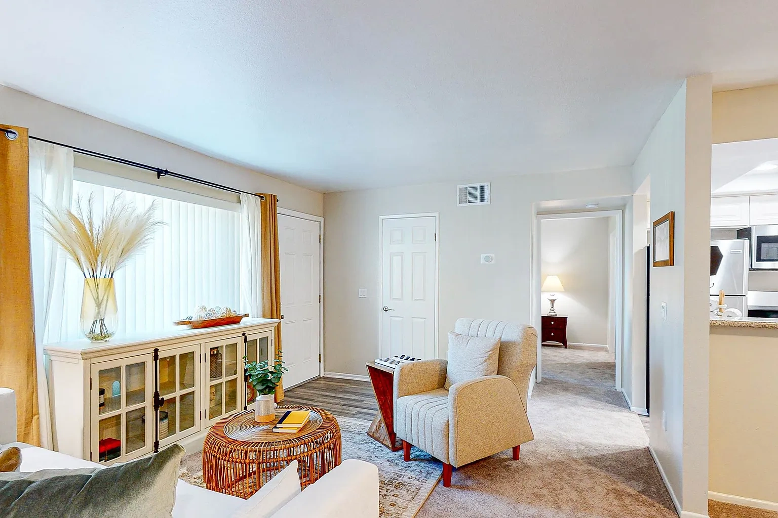 Mountain View Apartments – photo 4