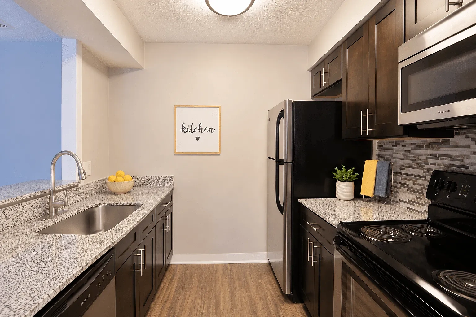 Camelot East Apartments – photo 3
