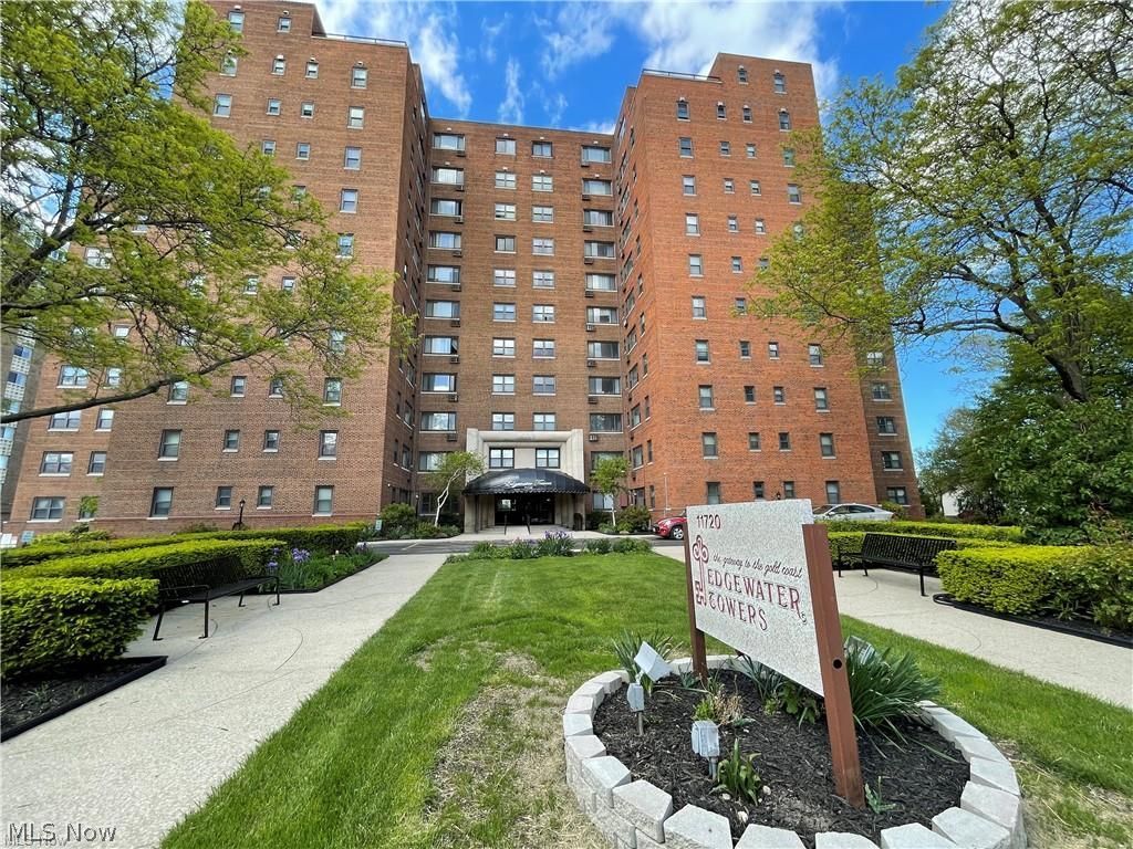 11720 Edgewater Dr unit 216 – photo 1
