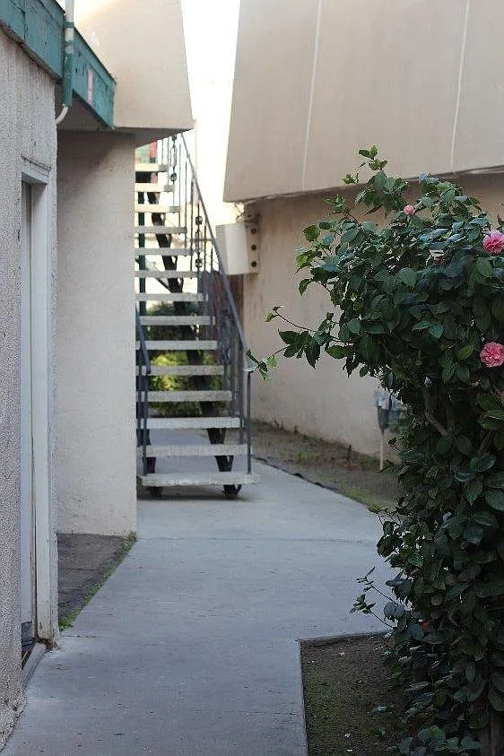 Sierra Vista Apts – photo 3