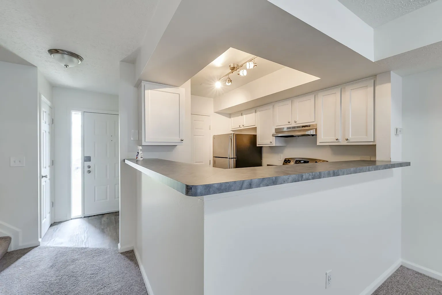 Stoney Creek Apartments – photo 1