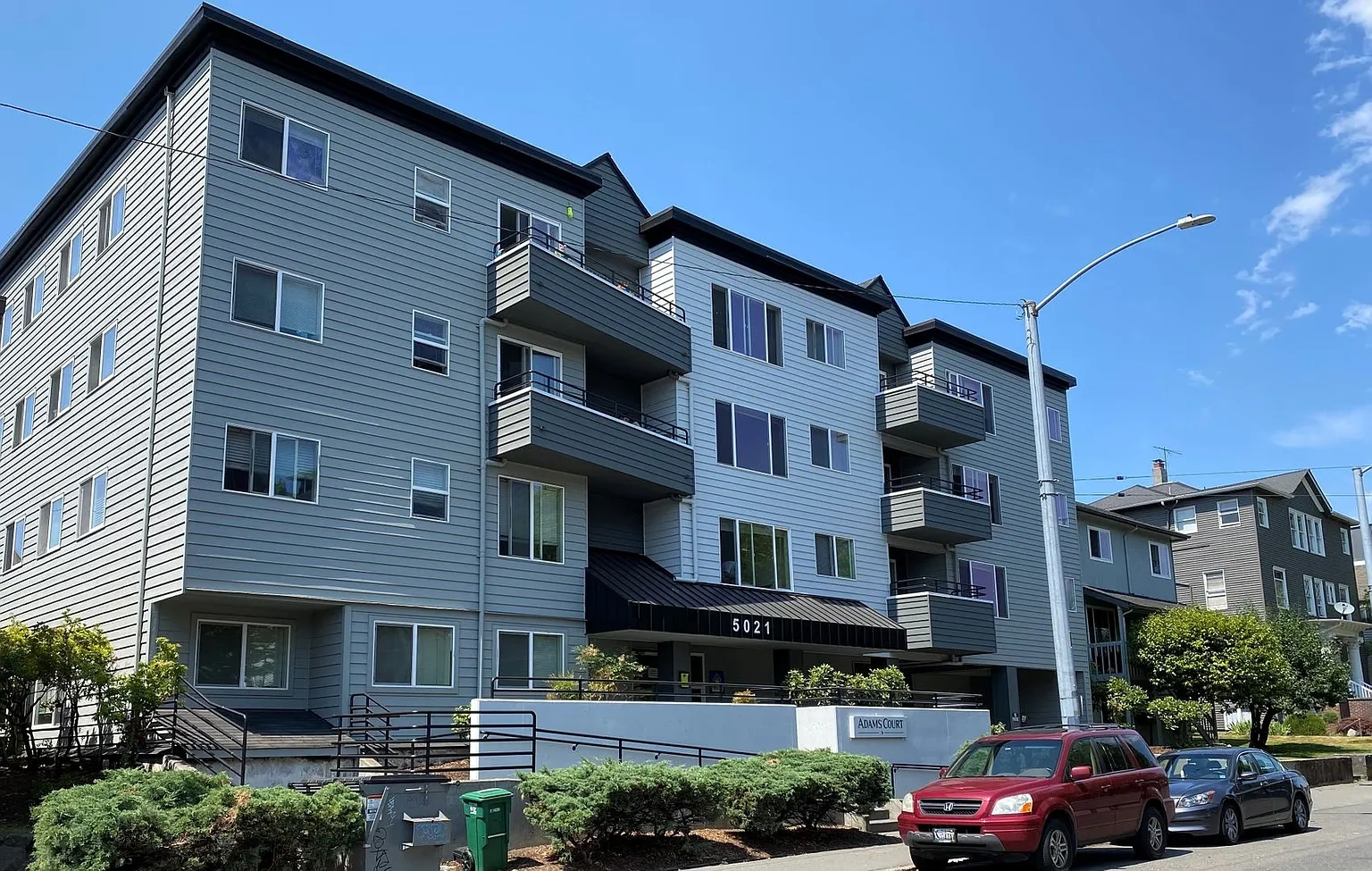 Adams Court Apartments – photo 2