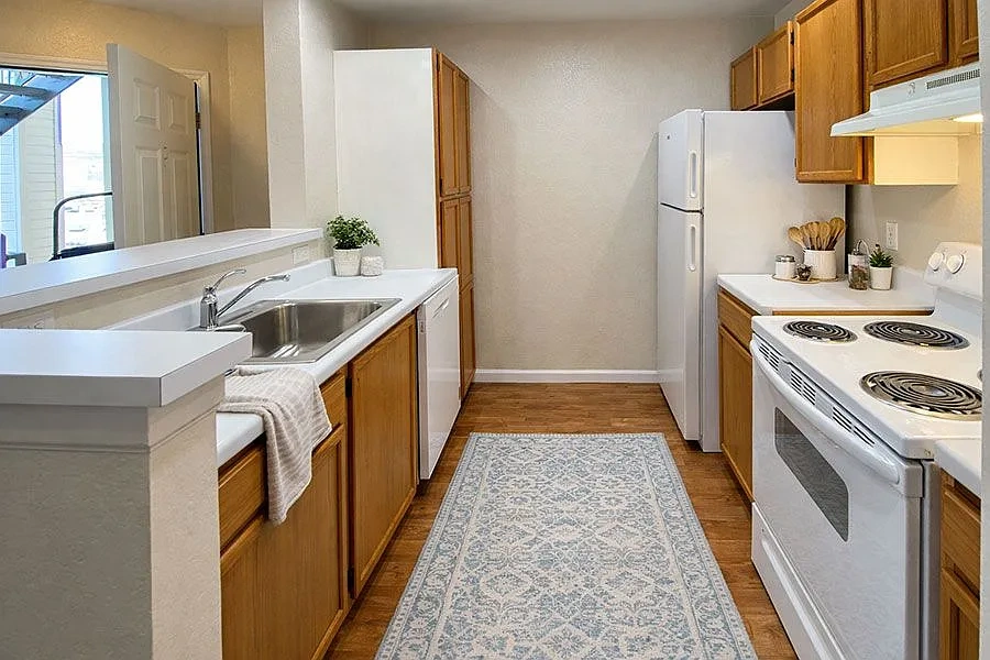 BRITTANY POINT APARTMENTS – photo 2