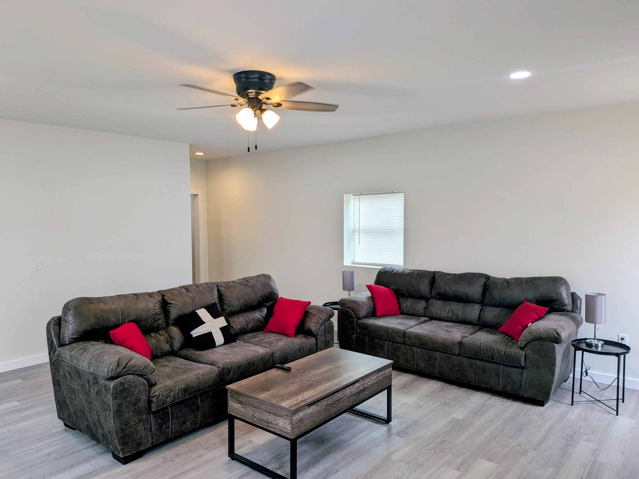 8910 Franklin Ave – photo 2
