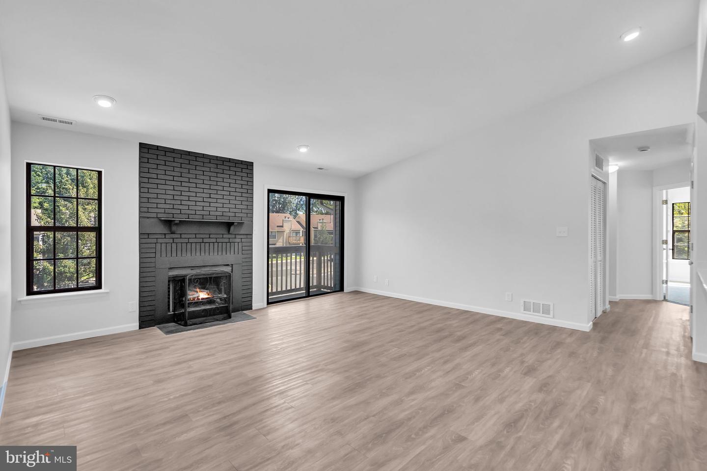 454 Durham Ct – photo 3