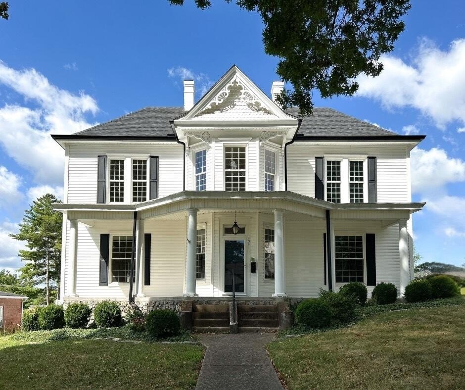 406 N Main St – photo 1