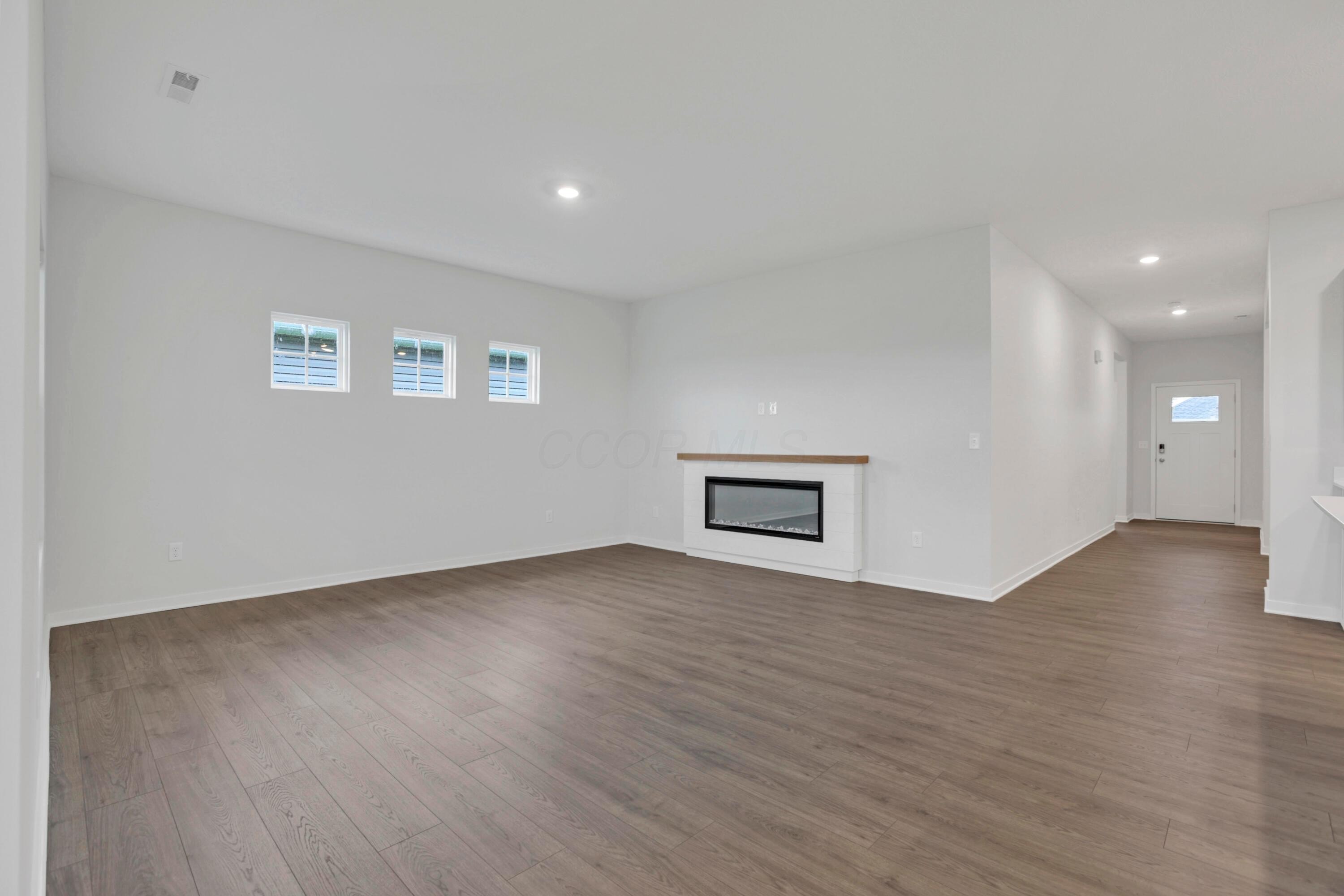 539 Darliene Dr – photo 4