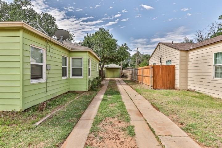 2405 30th St – photo 4