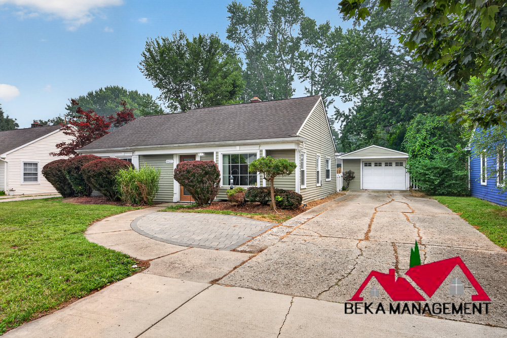 4427 W 14 Mile Rd – photo 1