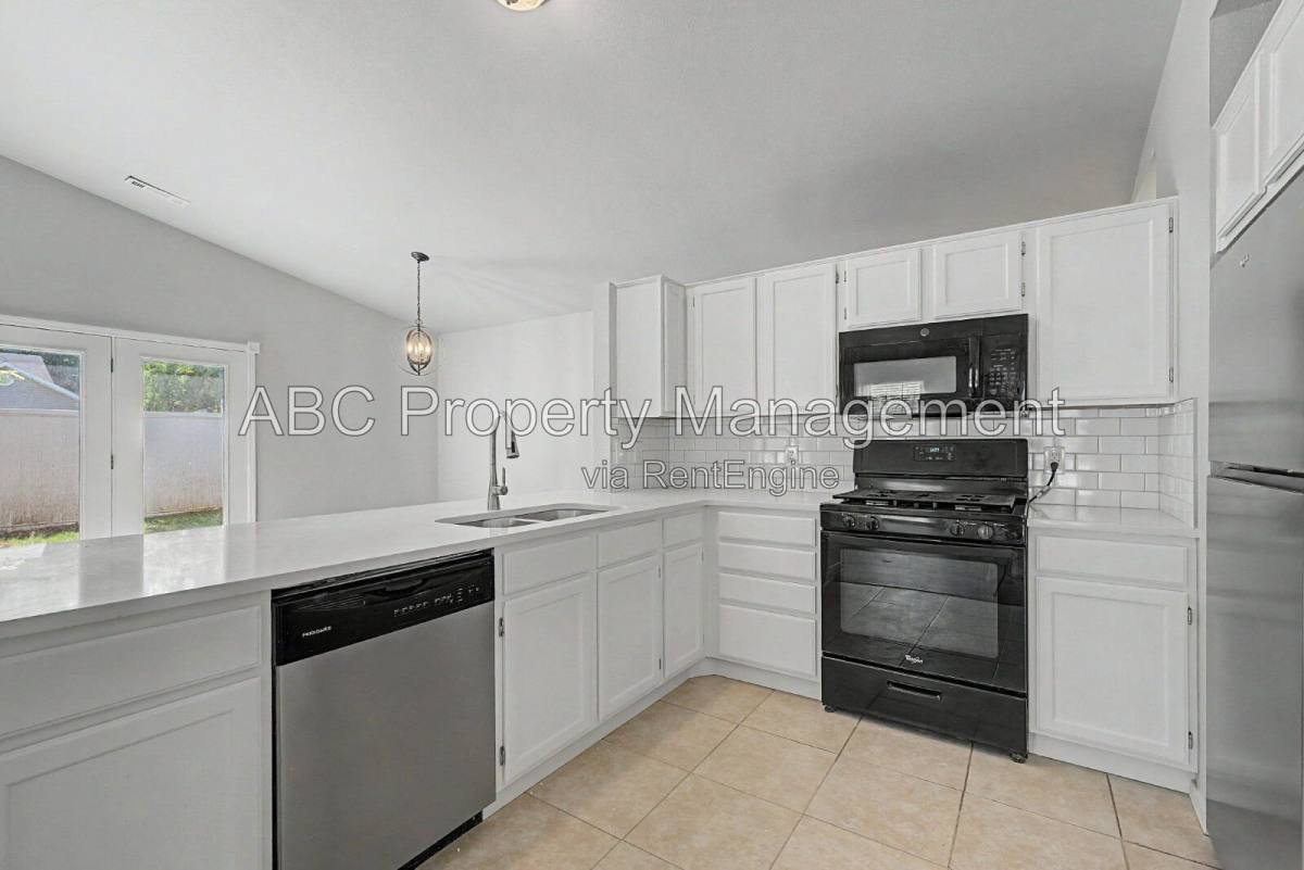 3345 W Essex Dr – photo 2