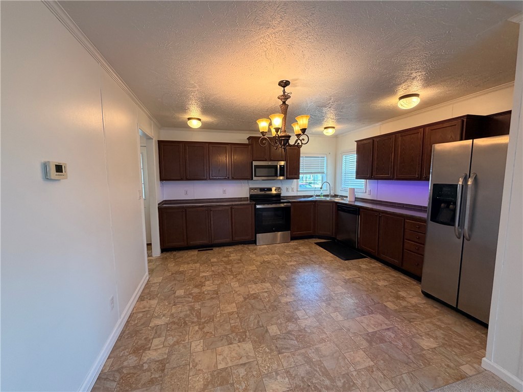 3202 46th St – photo 2