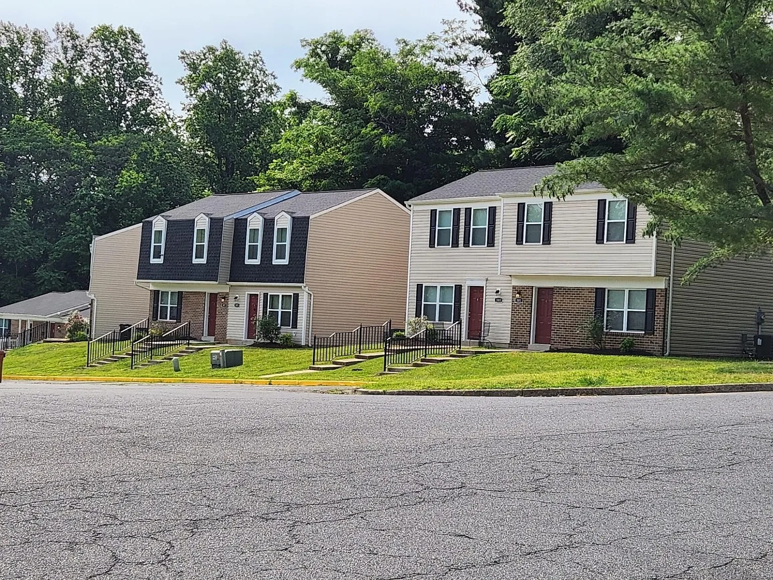Calvertowne Townhouses – photo 1