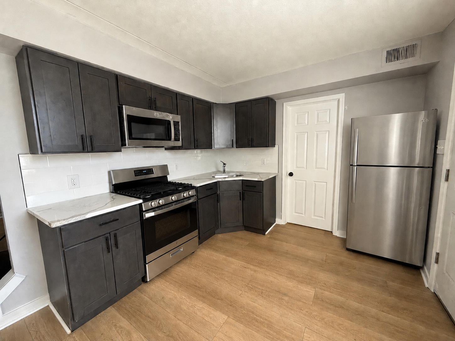 430 Mechanic St – photo 2
