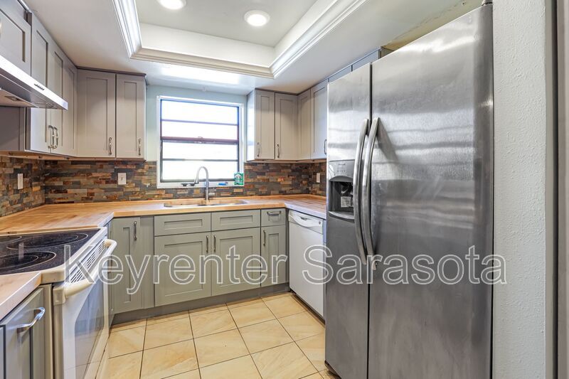 1403 56th St W – photo 1